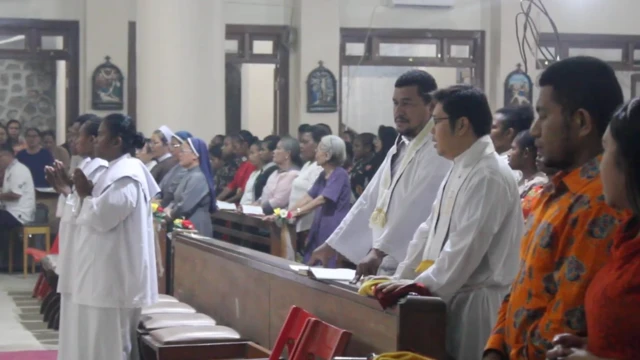 Suasana Misa Requiem di Katedral Kristus Raja, Jayapura, Papua, pada Kamis (24/04)