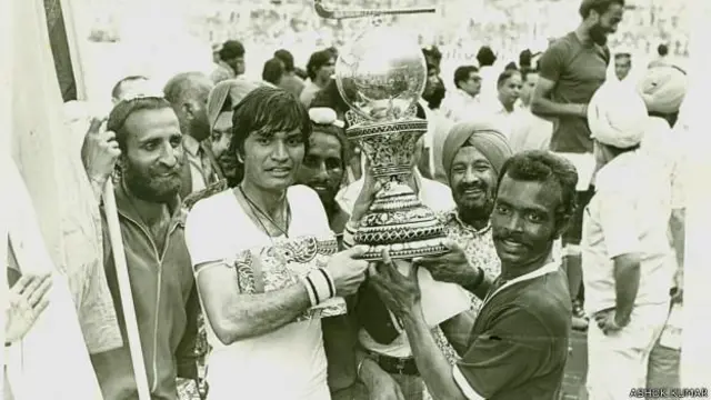 भारत ने आख़िरी बार 1975 में हॉकी विश्व कप जीता था और इसमें अशोक कुमार ने अहम भूमिका निभाई थी