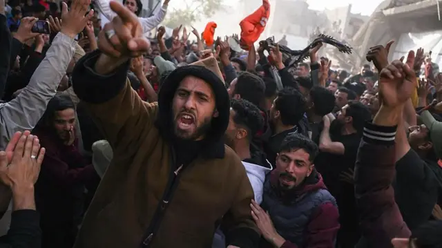 ग़ज़ा में हमास के ख़िलाफ़ प्रदर्शन