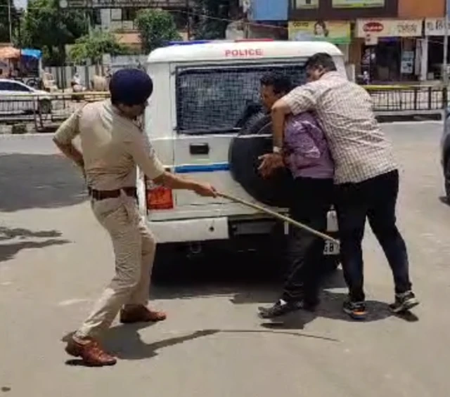 પોલીસ દ્વારા આરોપીને માર મારવામાં આવ્યો