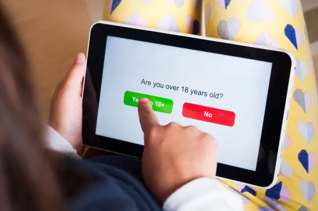 வீடியோ கேம்முக்கு அடிமையான மாணவனுக்கு நிஜ உலகில் நடந்த துயரம்