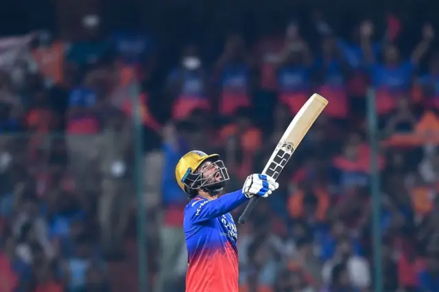 ஆர்சிபி - ஹைதராபாத்