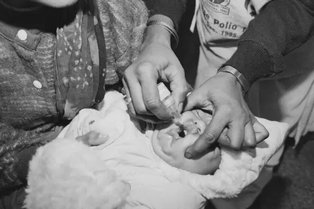 પાંચ વર્ષથી ઓછી ઉંમરના બાળકોને પોલિયોની રસી આપીને ભારતે આ રોગને નાથવામાં સફળતા મેળવી