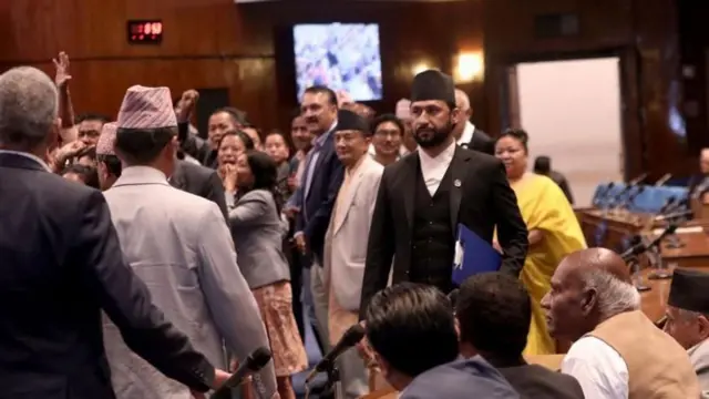 संसद्‌मा रवि लामिछाने 