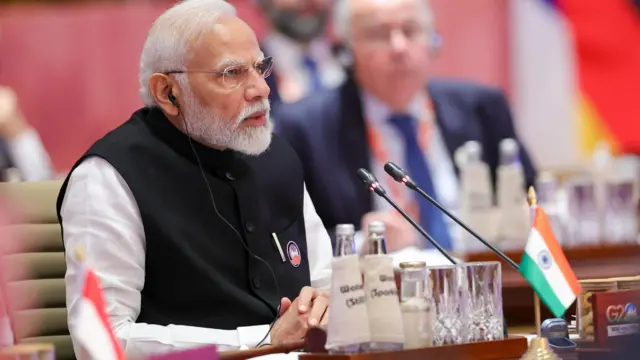 नरेंद्र मोदी