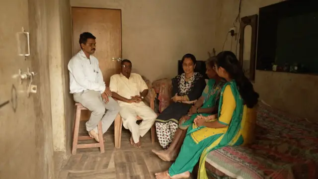 12वीनंतर सपना नोकरीसाठी पुण्यात गेली. मात्र, मर्यादित शिक्षणाची खंत तिच्या मनात कायम होती. 