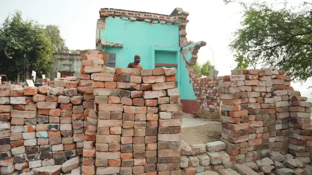 नालंदा के शिवनंदन नगर में छोटी कुमारी का टूटा हुआ घर