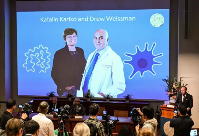 Los científicos Katalin Karikó y Drew Weissman, recibieron el Nobel de Medicina en 2023 por sus aportes al desarrollo de vacunas durante la pandemia.