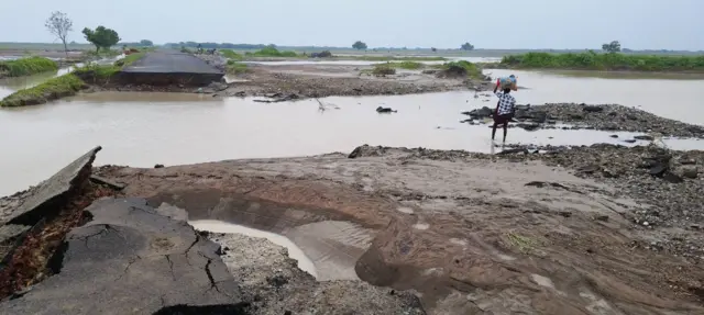 வெள்ளத்தில் பாதிக்கப்பட்ட தூத்துக்குடி