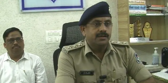 આણંદ, વિદેશ જવાની ઘેલછા, નકલી માર્કશીટનું ‘કૌભાંડ’