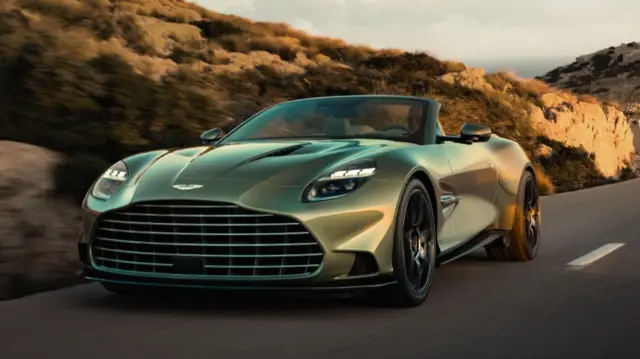 موتور دوازده سیلندر ونکویش ولانته ۸۳۵ اسب‌ بخار نیرو تولید می‌کند