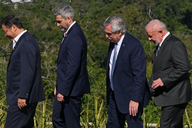 Os presidentes da Bolívia, Luis Arce, Paraguai, Mario Abdo Benitez, Argentina, Alberto Fernández e Brasil, Luiz Inácio Lula da Silva, durante a Cúpulasite bet365 é confiavelChefessite bet365 é confiavelEstado do Mercosulsite bet365 é confiaveljulhosite bet365 é confiavel2023