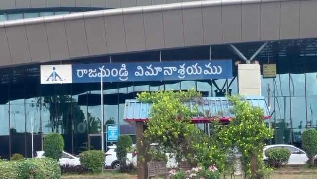 విశాఖపట్నం అంతర్జాతీయ విమానాశ్రయం, భోగాపురం విమాానాశ్రయం, రాజమండ్రి, పాయకరావు పేట, విమానయాన శాఖ