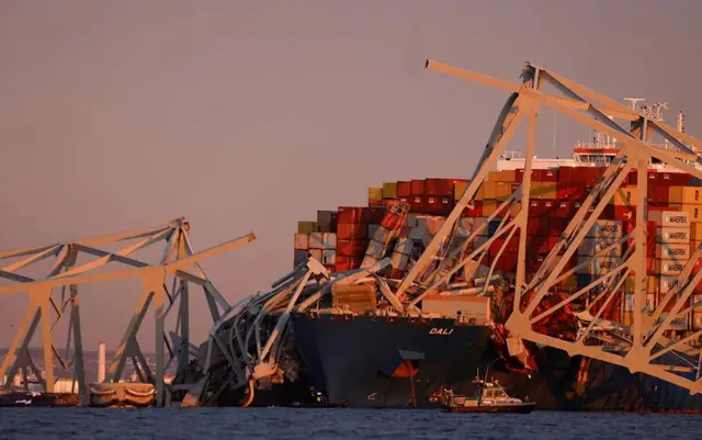 partes da ponte dentro do navio 