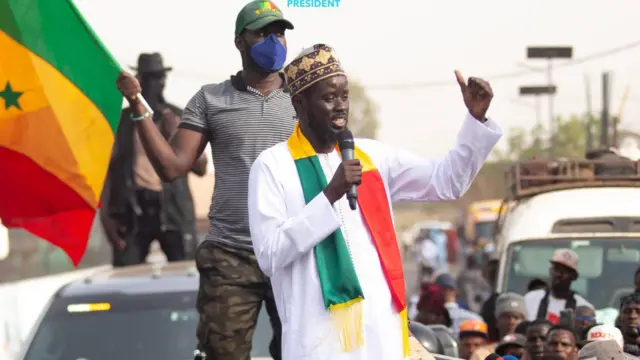 Faye yatangiye kwiyamamaza nyuma y'iminsi micye avuye muri gereza