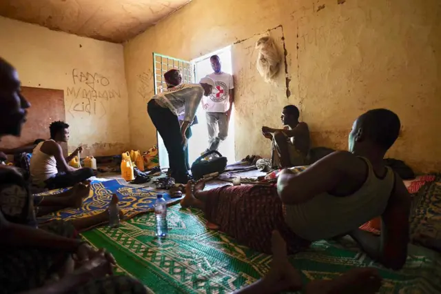 MAXAABISTA KU XIRAN LAASCANOOD