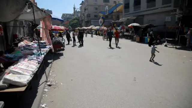Nearly-empty street in northern Gaza’s al-Tufah district