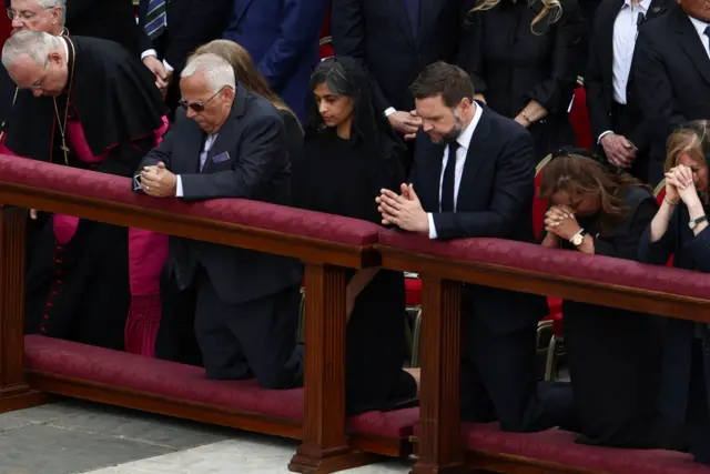 Američki potpredsednik Džej Di Vens sa suprugom u Vatikanu