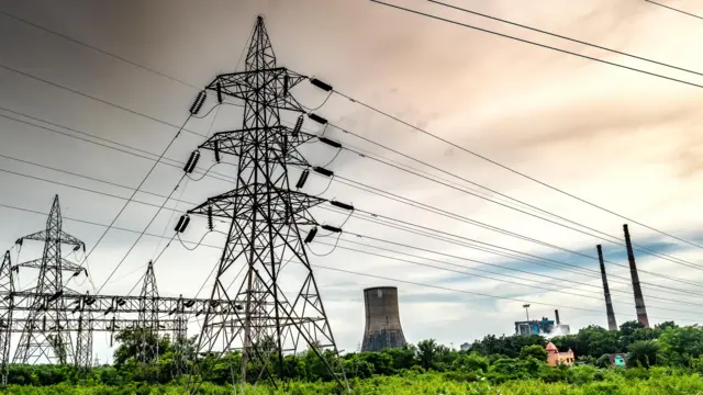 দেশে স্থাপিত বিদ্যুৎ কেন্দ্রগুলোর মোট সক্ষমতার মাত্র ৫৬% বিদ্যুৎ উৎপাদনে ব্যবহার করা হয়।