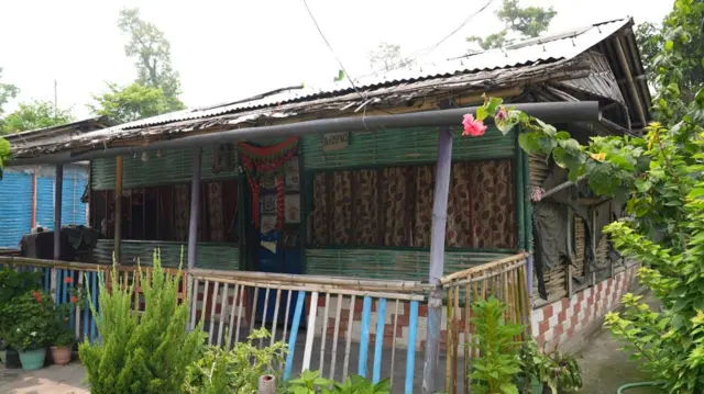 बेलडाँगी भुटानी शरणार्थी शिविरमा रहेको एउटा टहरा। साङ्केतिक तस्बिर। 