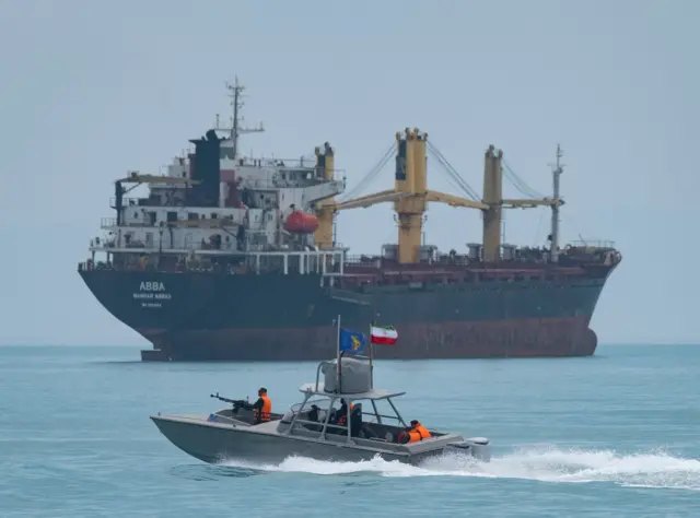 Korps Garda Revolusi Iran (IRGC) punya speed boat yang bisa dipakai untuk memblokade Selat Hormuz.