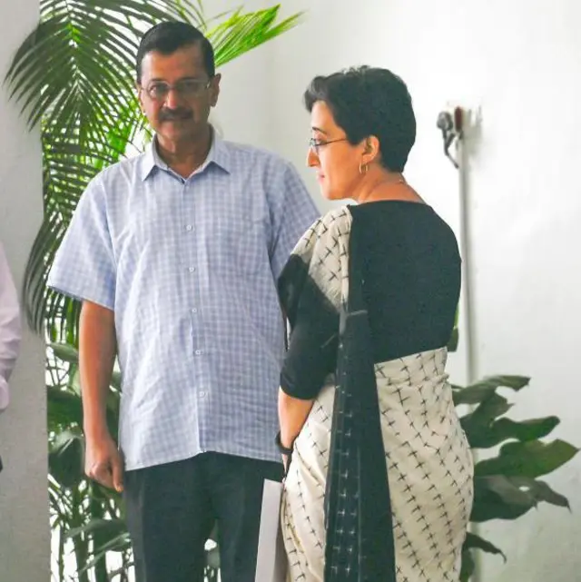 17 सितंबर को दिल्ली के उपराज्यपाल के आवास पर आतिशी और अरविंद केजरीवाल