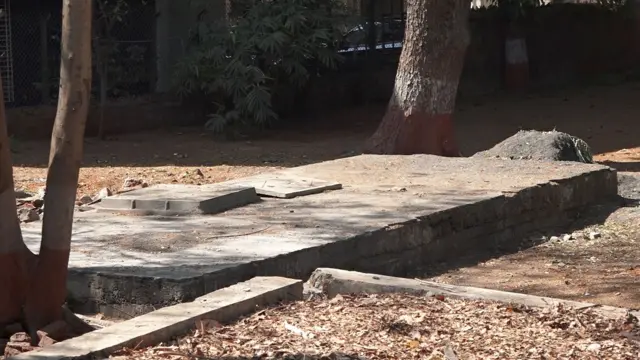 उद्यानातल्या याच टाकीत दुर्घटना घडली. आता ती झाकणं लावून बंद केली आहे.