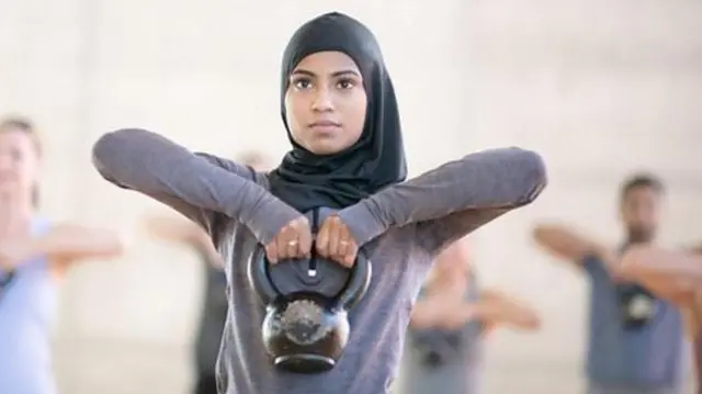 महिला