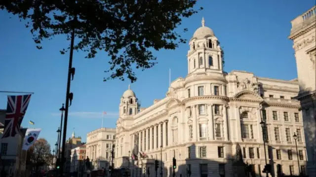 10 डाउनिंग स्ट्रीट के करीब बना हिंदुजा ग्रुप का होटल