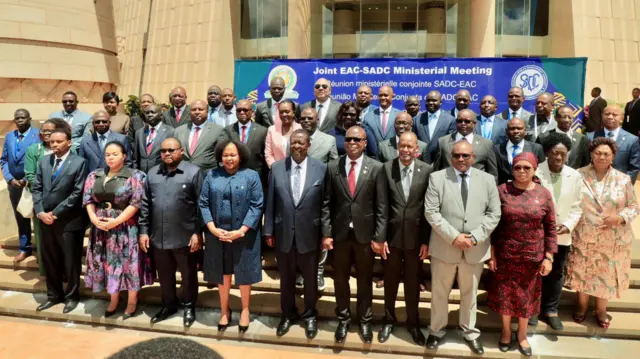 Mu cyumweru gishize, ba minisitiri b'ububanyi n'amahanga, ba minisitiri b'ingabo, n'abagaba b'ingabo b'ibihugu bigize EAC na SADC bateraniye i Harare bemeza ingamba n'ibigomba gukorwa mu guhagarika intambara no kugera ku mahoro mu burasirazuba bwa DRC