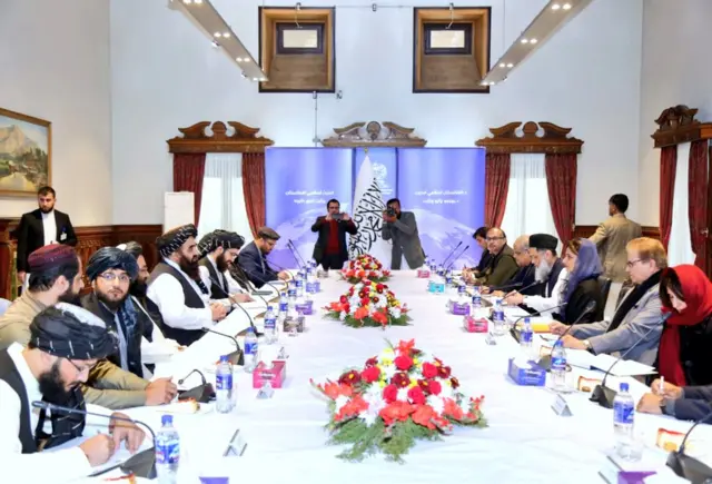 وزیر مشاور امور خارجه پاکستان وارد کابل شد و با مقامات طالبان دیدار کرد