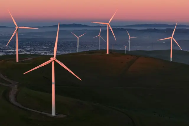 Durante su discurso de más de una hora Trump también criticó la energía eólica