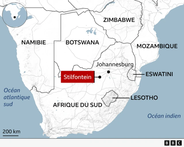 La mine désaffectée de Stillfontein située à 140 km de Johannesbourg accueille des mineurs clandestins locaux et des autres pays voisins.