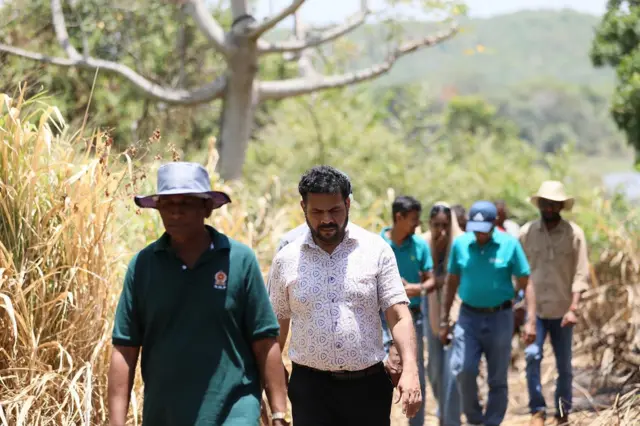 ඉකුත් අගෝස්තු මාසයේදී නියෝජ්ය අමාත්ය නාමල් කරුණාරත්න කහල්ල රක්ෂිතයේ සංචාරයක නිරතවූ අවස්ථාවේදී ගනු ලැබූ ඡායාරූපයක් ඔහුගේ ෆේස්බුක් ගිණුමේ පළකර තිබිණි.