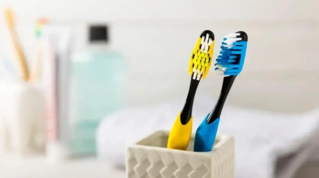 ਟੁੱਥਬ੍ਰਸ਼