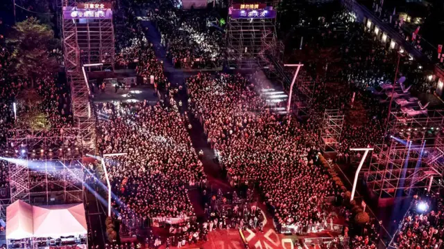 Pipo attend a 2025 New Year party on di eve for Taiwan