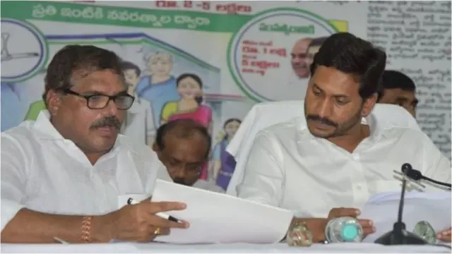 ముఖ్యమంత్రి జగన్మోహన్‌రెడ్డితో మంత్రి బొత్స సత్యనారాయణ