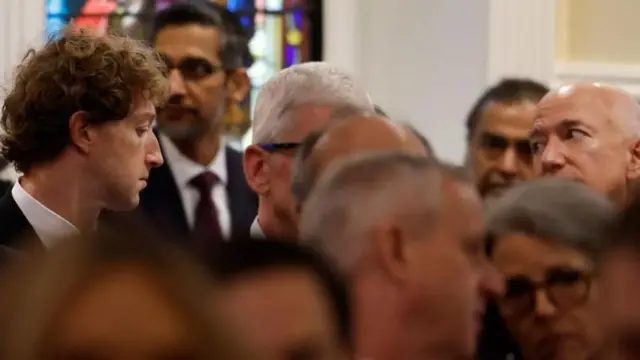 Meta CEO'su Mark Zuckerberg, Apple CEO'su Tim Cook ve Amazon kurucusu Jeff Bezos, Trump'ın yemin töreninde