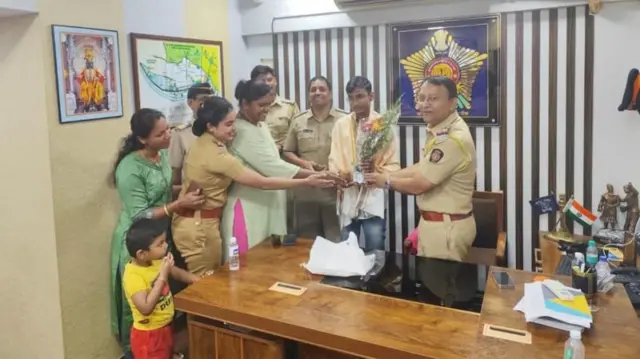 மும்பை காவல்துறை, கொலை, சைகை மொழி, காது கேளாதோர்