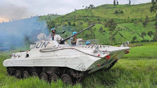 Casques bleus de l'ONU sur un char d'assaut au Nord-Kivu, en République démocratique du Congo