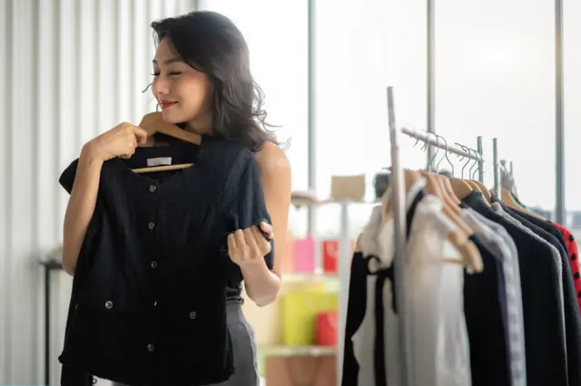 నల్లటి దుస్తులు