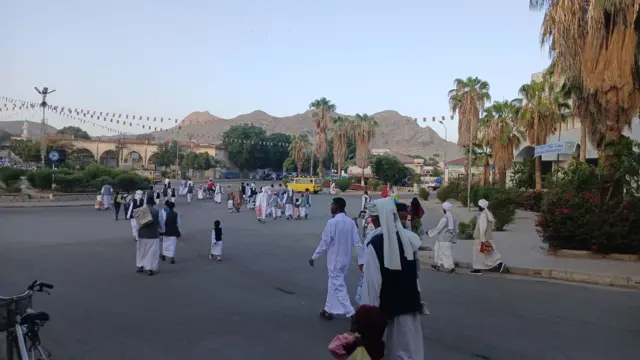 ብኣጋኡ ናብ ጸሎት ዘምርሑ ነበርቲ ከረን