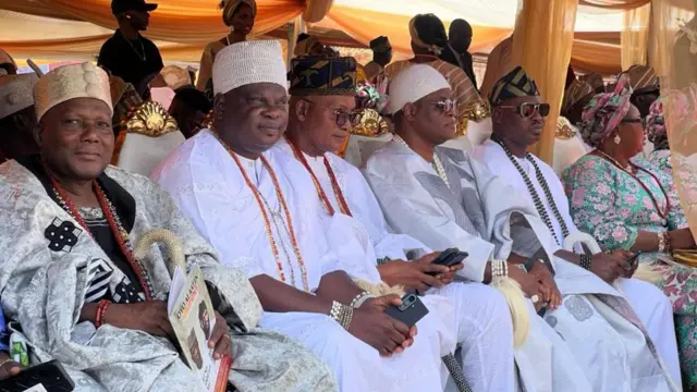 Diẹ lara awọn oriade nibi ayẹyẹ naa.