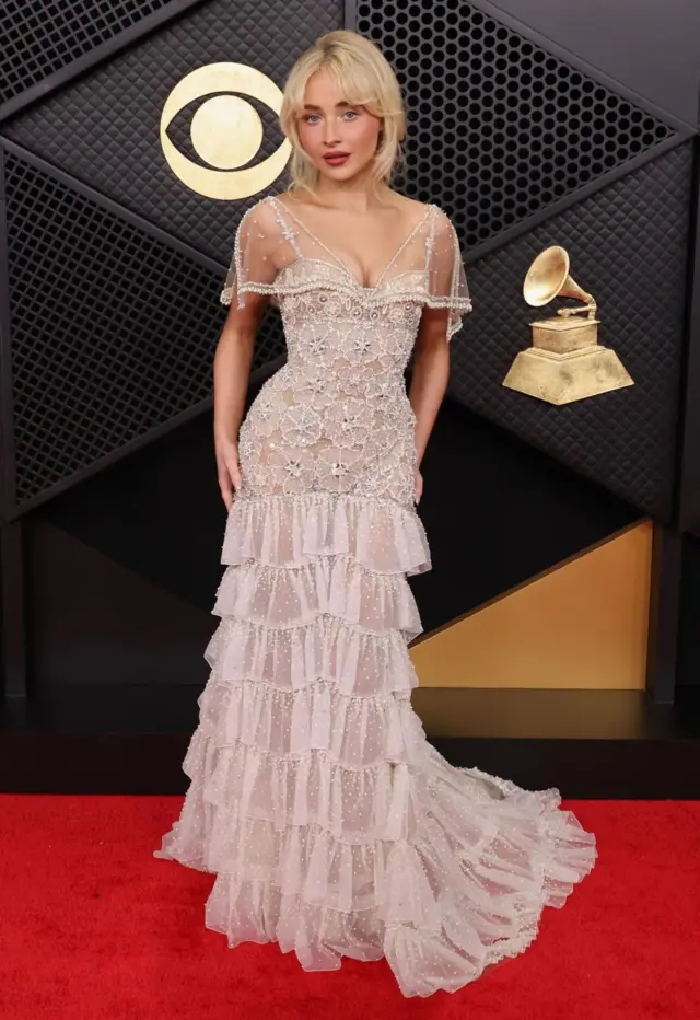 سابرینا کارپنتر، خواننده و بازیگر آمریکایی