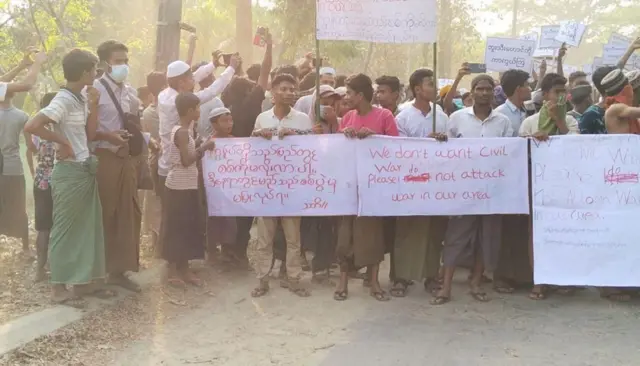 စစ်ကောင်စီ အစီအမံနဲ့ အေအေဆန့်ကျင်ရေး ဆန္ဒပြပွဲတွေ ရိုဟင်ဂျာတွေ ပြုလုပ်နေတယ်လို့ ဘီဘီဘီစီကို ပြောသူတွေရှိ