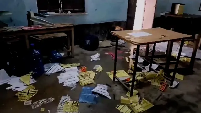 বুথ দখল করে ব্যালট ছিনতাই হয়েছে অনেক জায়গায়