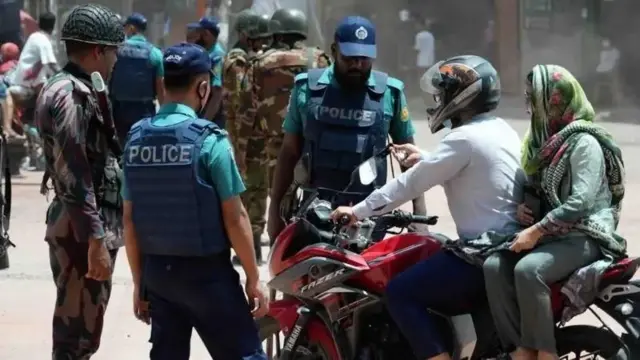 সাধারণ মানুষের পরিচয়পত্র চেক 