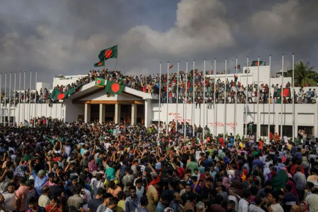 বাংলাদেশের গণঅভ্যুত্থান শেখ হাসিনাকে গত ৫ই অগাস্ট দেশ ছাড়তে বাধ্য করে