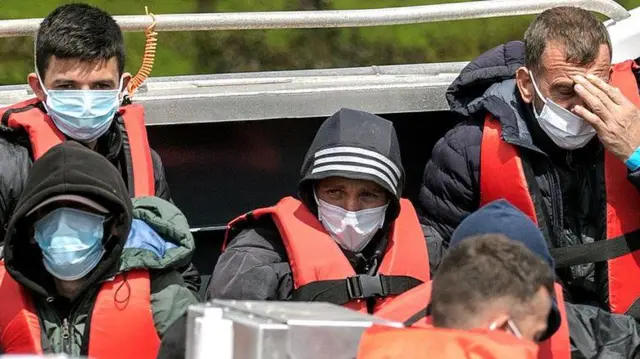 Abamaze kwambukira mu Bwongereza 