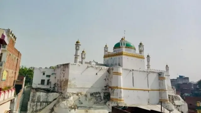 संभलच्या जामा मशिदीचा मागचा भाग
